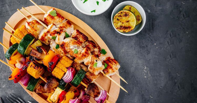 A good cookout is one of the best things about the summer. Unfortunately, barbecue food is often loaded with calories, fat, and yucky preservatives. But it doesn't have to be that way! Use these smart tips and delicious recipes to host a healthy BBQ that won't leave you wanting more.