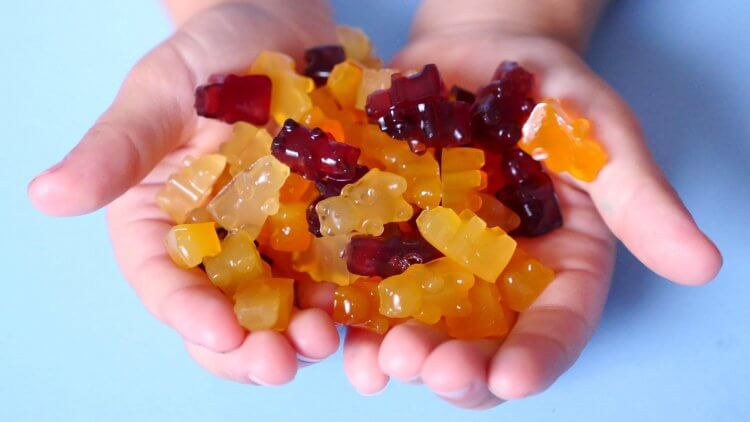 Here's a healthy gummy bear recipe that uses just fruit, honey, gelatin, and love. A tasty take on the classic (but kinda junky) kid's candy.