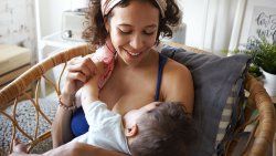 How much should a newborn eat? You're eager to nourish that precious newborn, but babies don't eat much in thost first days. Learn the specifics here.