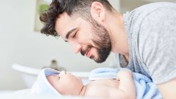 Stumped about how to bathe a newborn? Learn why it's so important to delay baby's first bath, plus get step-by-step instructions for when the time comes.
