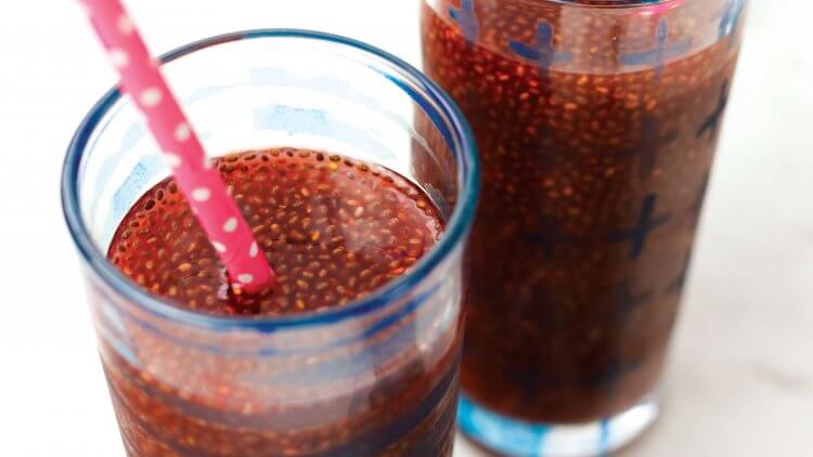 How to Make Your Own Chia Seed Drink by Mama Natural