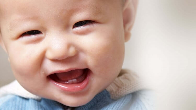 When do babies laugh? Find out when to expect those glorious baby giggles, plus learn why laughter is so important and how to help baby along.